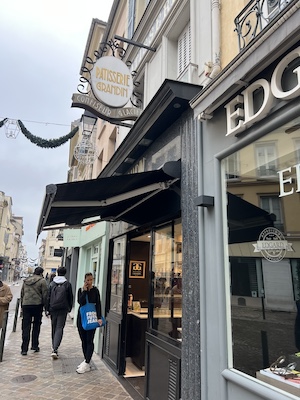 Dessert shop